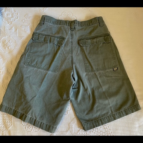 Men’s Levi’s olive khakis shorts - Picture 4 of 4